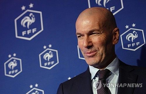 프랑스 축구 국가대표팀 새 감독에 선임된 프랑스 축구 전설 지네딘 지단