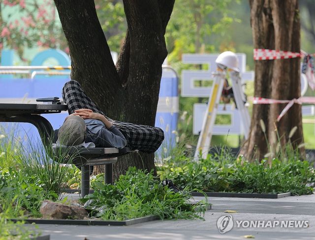 '너무 덥다'