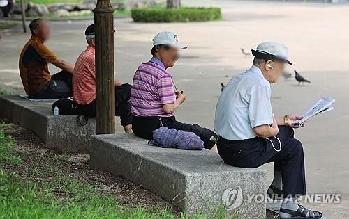 탑골공원의 노인들