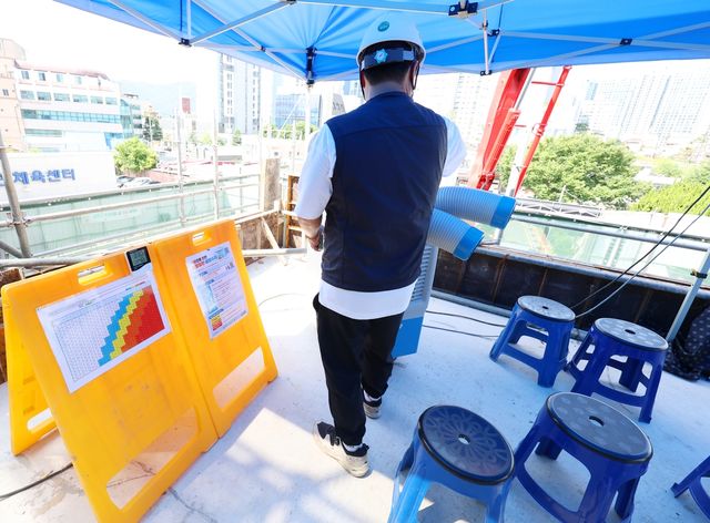 야외 작업에 필수인 '이동식 에어컨'