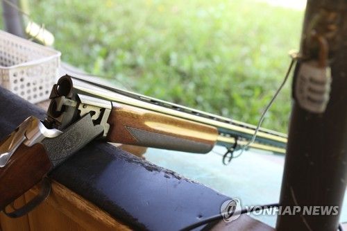클레이 사격을 위한 산탄총