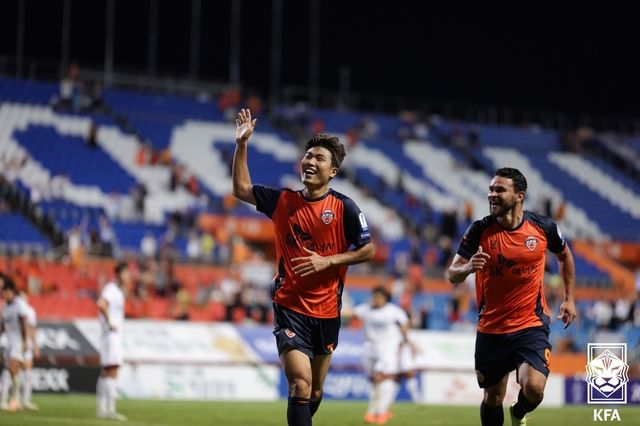 제주의 동점골 주인공 박창준
