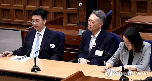법원, 윤석열 공직선거법 1심 징역 1년 6개월, 집행유예 3년 선고
