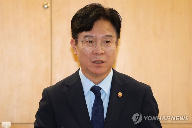 인사말하는 김영훈 장관