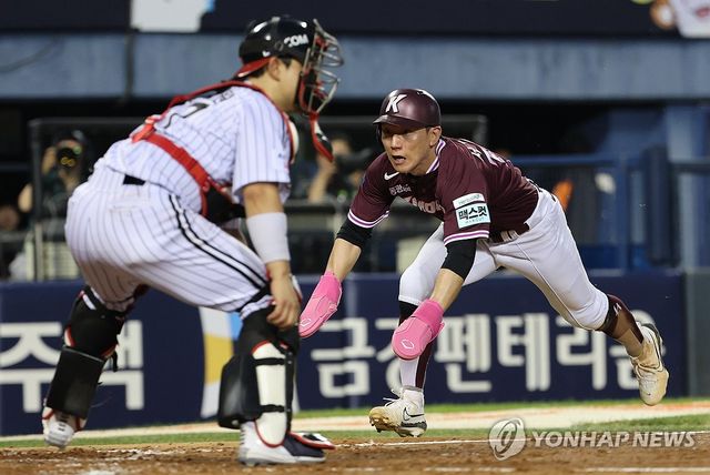 득점하는 서건창