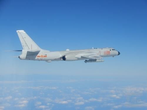 창젠 20 순항미사일 탑재한 중국 H-6K 폭격기