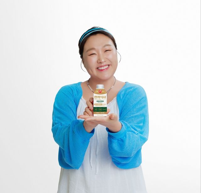 완전균형영양식 '한끼식사 데일리케어 구수한맛' 모델 이수지