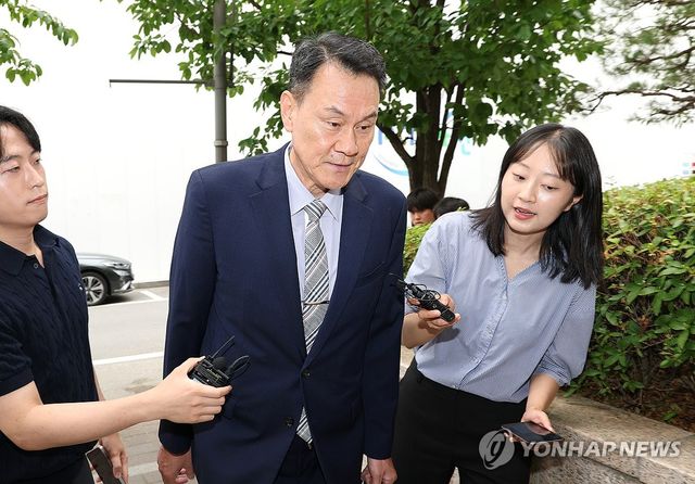 특검 출석하는 김명수 전 합동참모본부 의장