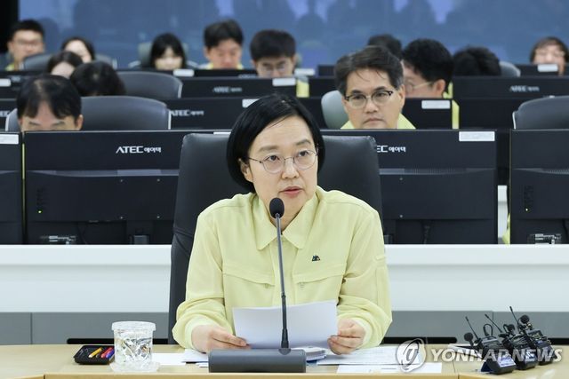 여름철 홍수 대책 보고 받는 한성숙 국무총리