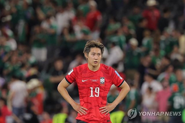 아쉬워하는 이강인
