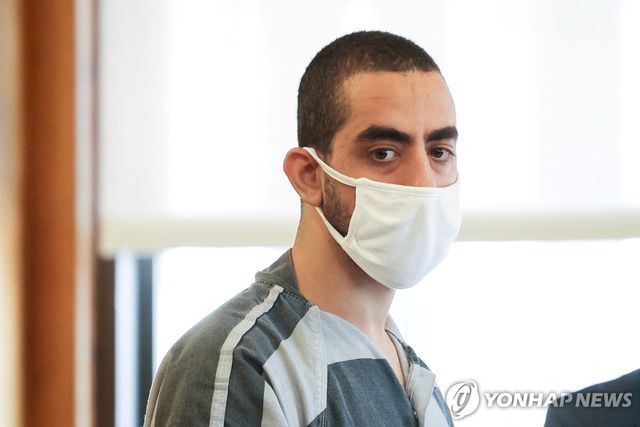 살만 루슈디를 공격한 하디 마타르 