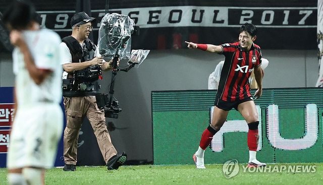 팀 두번째 골 넣은 서울 정승원