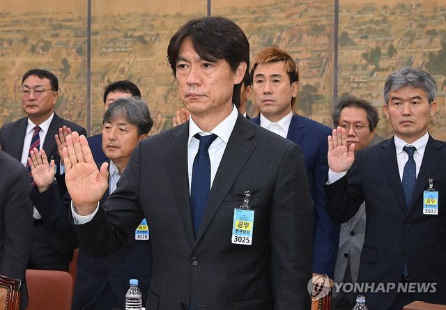 대한축구협회 현안 관련 청문회, 증인 선서하는 홍명보 전 감독