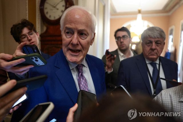 존 코닌 상원의원