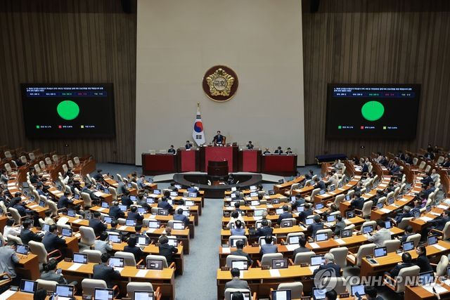 '선관위 특검법' 국회 본회의 통과
