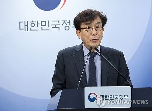 2026년 6월 열린 제7차 의료혁신위원회 논의 결과 브리핑하는 정기현 위원장 [연합뉴스 자료사진]