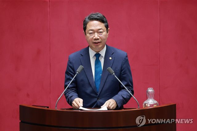 '보완수사권 폐지' 형소법 개정안 제안설명하는 김승원 법사위 간사
