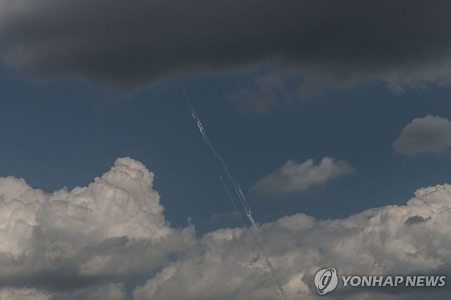 우크라이나 상공의 미사일 궤적
