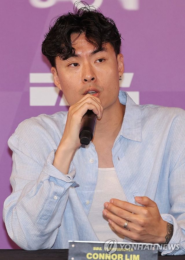 인사말하는 코너 림 IDL 공동 창립자