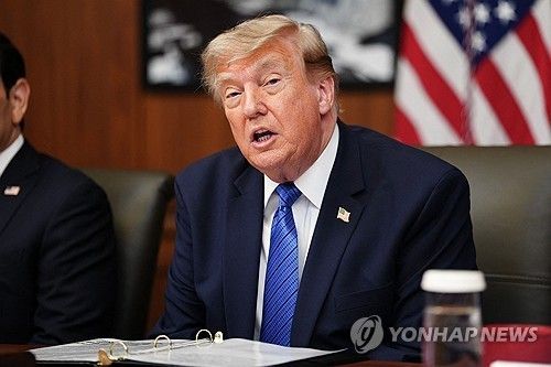 내각회의 주재하는 트럼프 대통령 