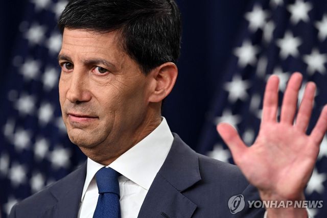 지난 29일(현지시간) 연방공개시장위원회(FOMC) 후 기자회견하는 케빈 워시 미 연방준비제도(Fed·연준) 의장 