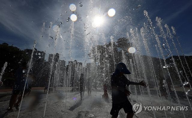 낮 최고 41.4도…폭염 탈출