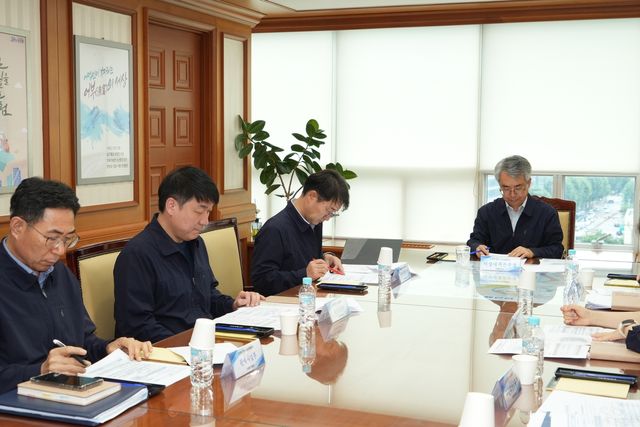 고수온 위기경보 상향에 따른 비상대책본부 상황 점검 회의