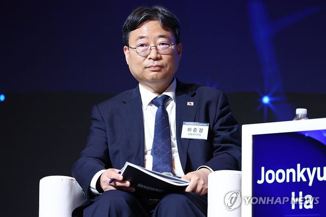 하준경 경제성장수석, 하윗 교수와 대담