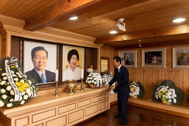 고(故) 김대중 전 대통령 생가 방문한 정청래 전 대표