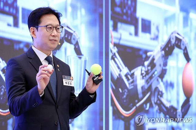 정책발표하는 배경훈 부총리