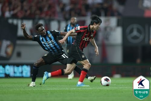 K리그1 FC서울과 인천 유나이티드의 경기 장면