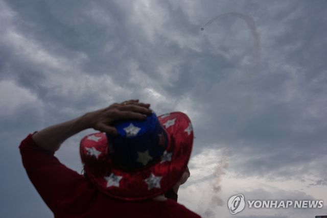 먹구름에 덮인 워싱턴 DC 내셔널몰 일대