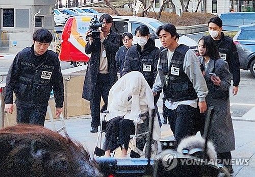 '반포대교 추락' 약물운전 혐의 포르쉐 운전자 구속심사