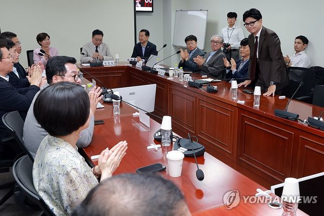 국민의힘 정연욱 의원이 연 한국 축구 토론회 참석한 한동훈 의원