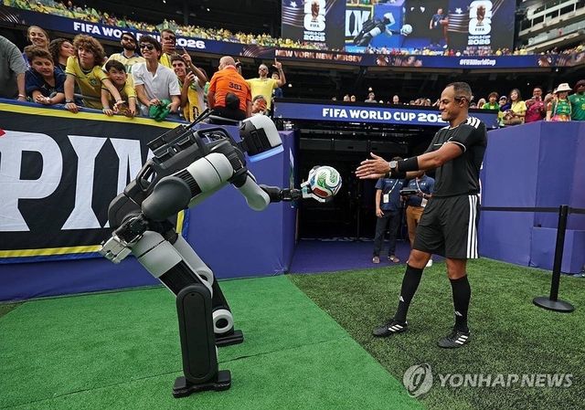 현대차, FIFA 월드컵 2026™ 16강전서 아틀라스 퍼포먼스로 로보틱스 기술 구현