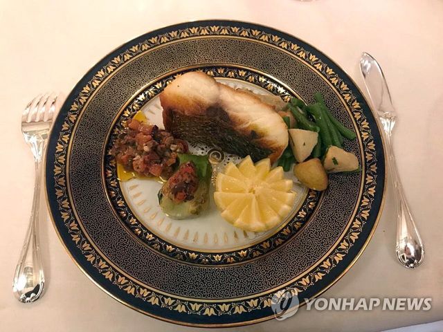 청와대 국빈만찬에 나온 농어구이