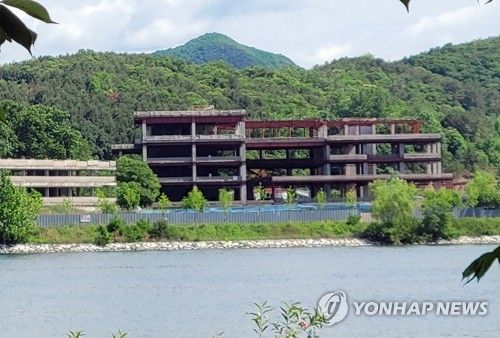 공사중 방치된 두산연수원