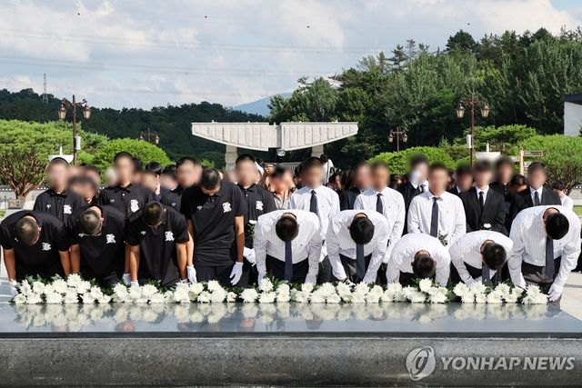 5·18 영령 참배하는 배재고·광주일고