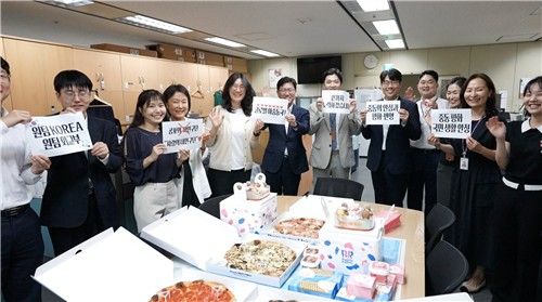이재명 대통령, '중동전쟁 대응' 외교부에 격려 피자