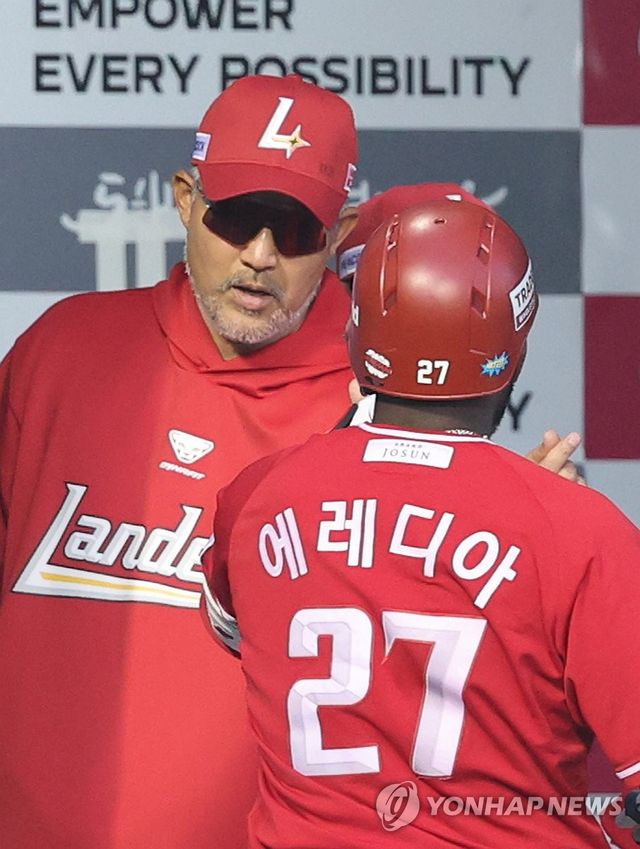 이숭용 감독 '잘했어 에레디아'