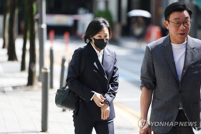종합특검 향하는 유경옥 전 행정관