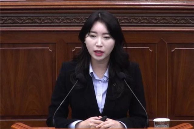 발언하는 이원주 창원시의원