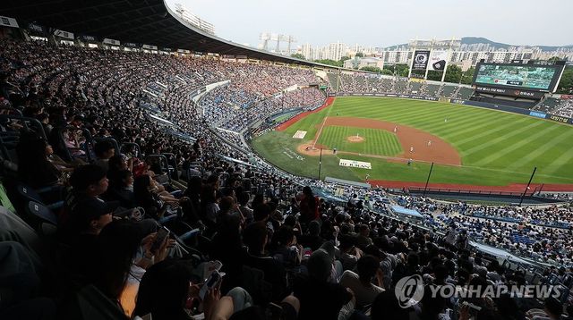 프로야구, 역대 최소 경기 700만 관중 돌파