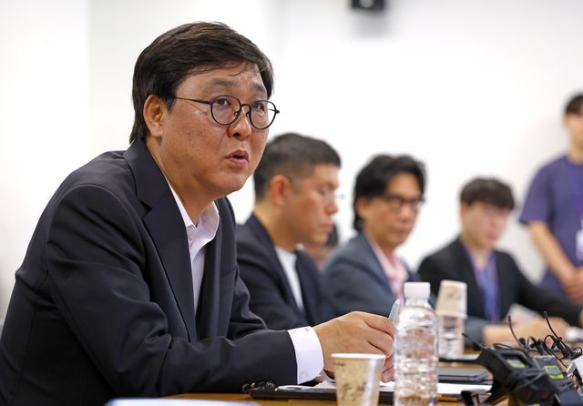 최휘영 문화체육관광부 장관, 음악산업 생태계 강화를 위한 현장간담회