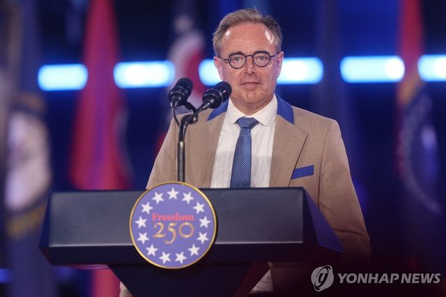 바르트 더 베버르 벨기에 총리 CIL