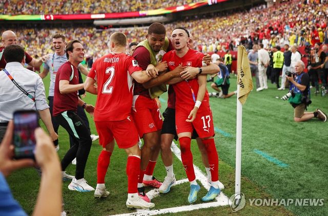 72년 만의 8강행 이룬 콜롬비아 축구 대표팀