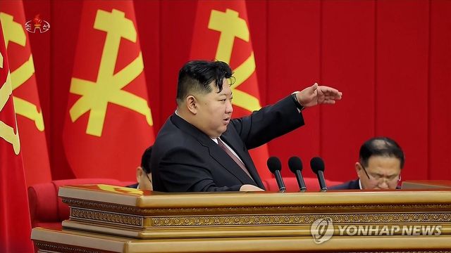김정은, 1만t급 전략유도탄 순양함 건조 박차