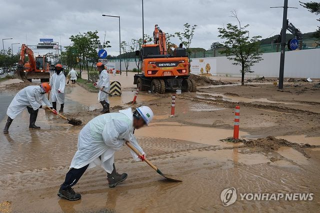 밤사이 쏟아진 장맛비…전국 곳곳 비 피해 잇따라