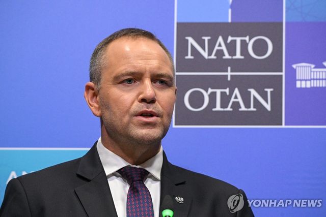 카롤 나브로츠키 폴란드 대통령