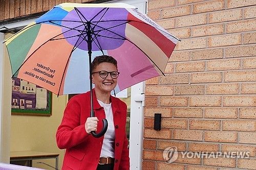 그레이터 맨체스터 시장에 당선된 노동당 베브 크레이그